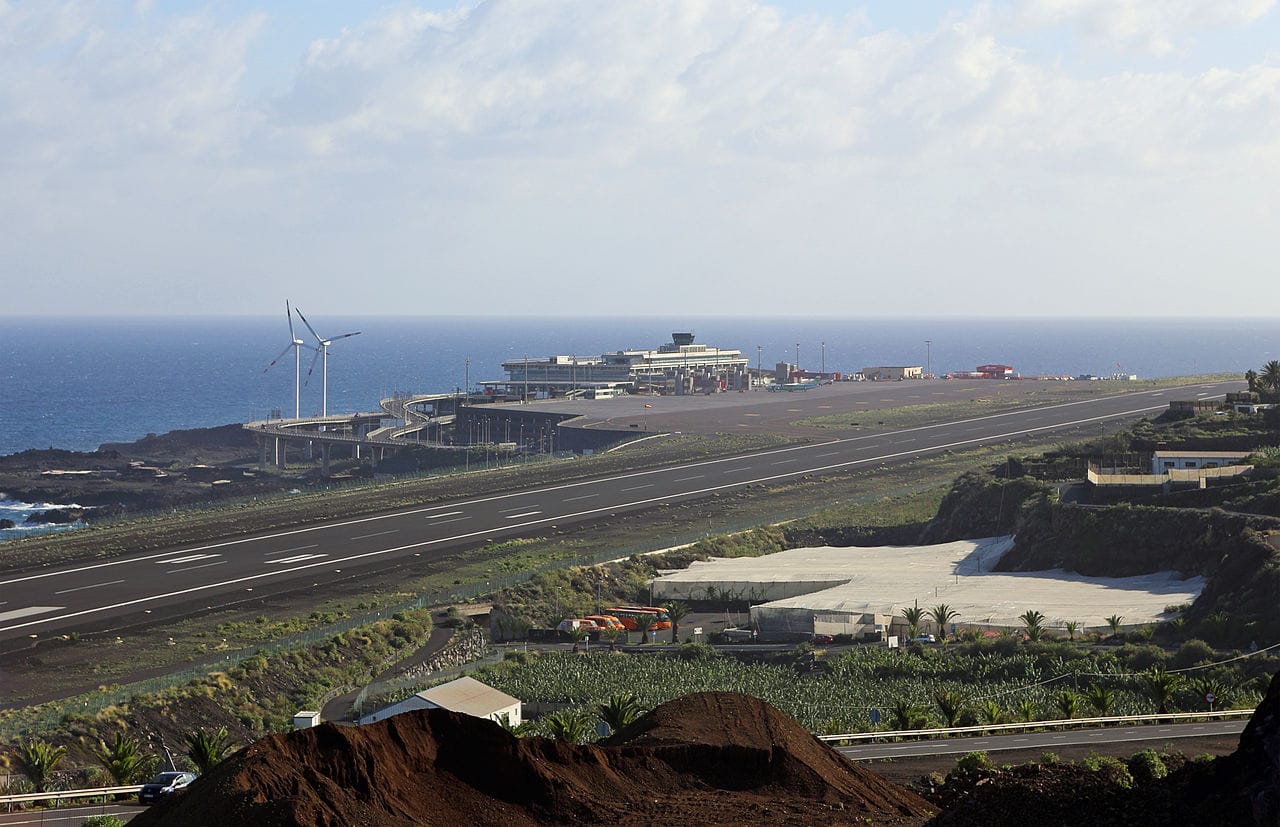 L'aeroporto di Santa Cruz de La Palma alle Canarie