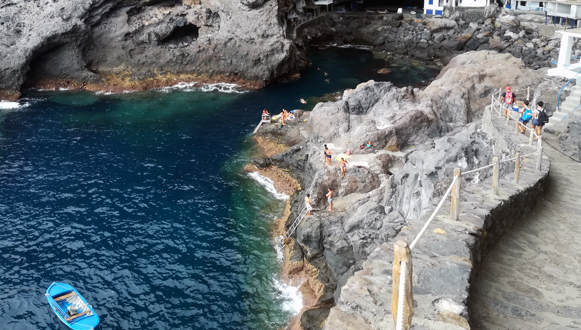 La cueva de Candelaria o proìs de Tijarafe: un pueblo en una cueva