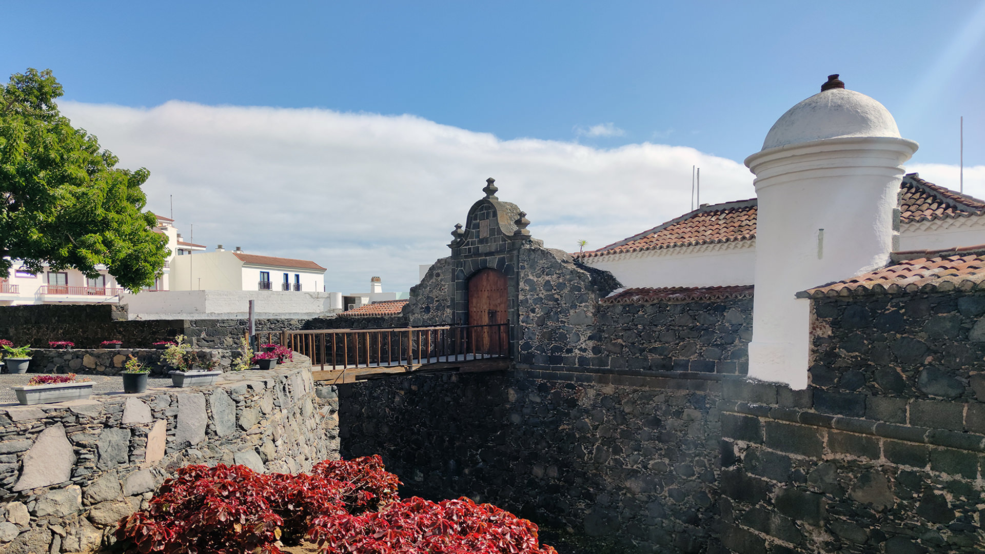 La capitale Santa Cruz de La Palma tours e visite guidate scopri la storia e il patrimonio storico e culturale della capitale de La Palma con una guida italiana